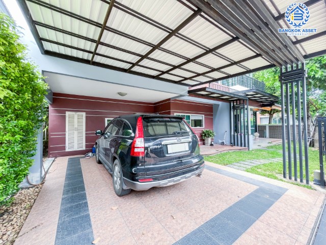 *****บ้านเดี่ยวมือสอง นนทบุรี ม.ดีซิโอ้ ราชพฤกษ์ หลังมุม เนื้อที่กว้างเกือบ 62 ตร.ว. ฟังก์ชัน 3 ห้องนอน 3 ห้องน้ำ ที่จอดรถ 2 คัน ภายในตกแต่งสวย ดูทันสมัย โครงการตั้งบนทำเลดี เชื่อมต่อทั้งถนนราชพฤกษ์, ถนนรัตนาธิเบศร์, ถนนชัยพฤกษ์, ถนนแจ้งวัฒนะ และรถไฟฟ้าสายสีม่วง "สถานีบางรักน้อยท่าอิฐ" และจุดขึ้นทางด่วน "งามวงศ์วาน"